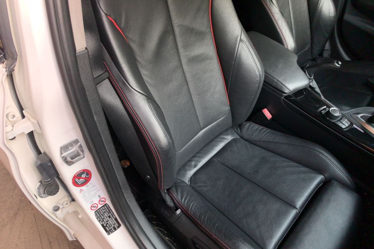 宝马3系 2013款 316i 运动设计套装局部细节41