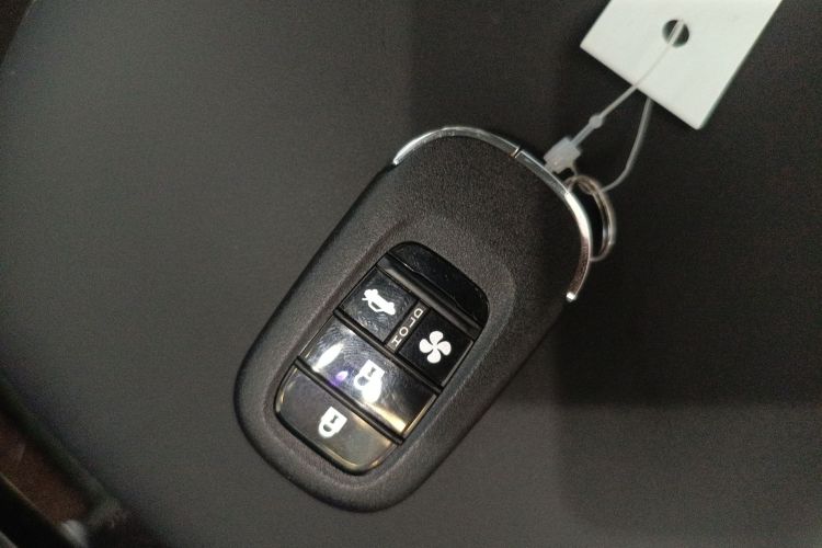 本田 雅阁新能源 2023款 2.0L e:PHEV 尊贵版中控内饰7001