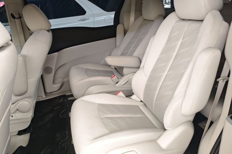 别克GL8 2021款 陆上公务舱 652T 舒适型中控内饰7004