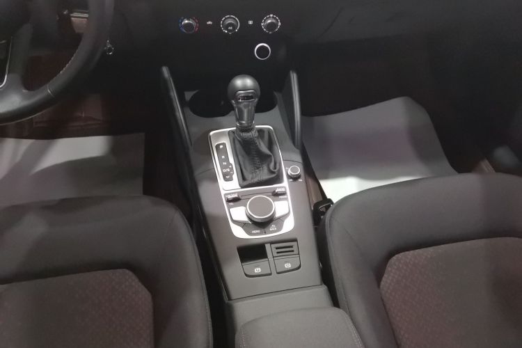 奥迪A3 2020款 改款 Limousine 35 TFSI 进取型 国VI中控内饰18