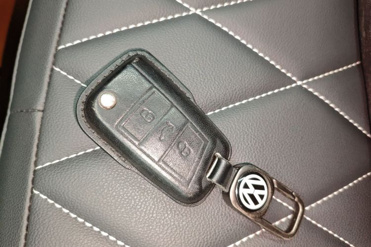 大众 途观L 2024款 出众款 330TSI 自动两驱R-Line龙耀版中控内饰11