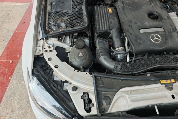 奔驰C级 2017款 C 200 L 运动版局部细节9006