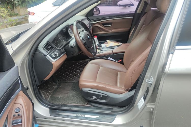 宝马5系 2017款 520Li 典雅型局部细节19