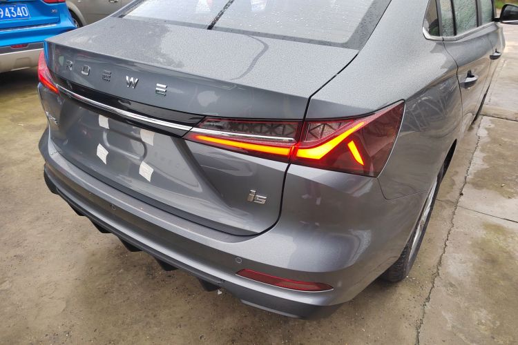 荣威i5 2023款 1.5L CVT豪华版车身外观6006