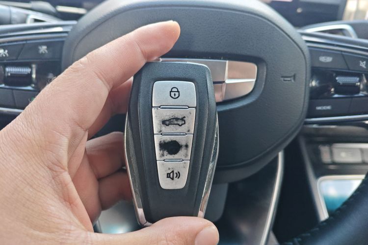 吉利几何G6 2022款 620 新乐型中控内饰7001