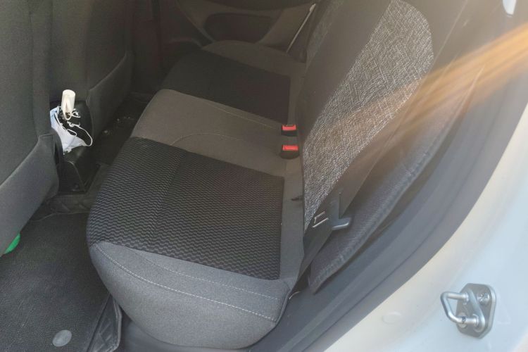 零跑汽车 零跑T03 2021款 400轻享版 三元锂中控内饰21