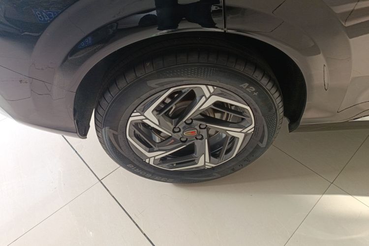 红旗HS3 2023款 1.5T 两驱善为版车身外观6008