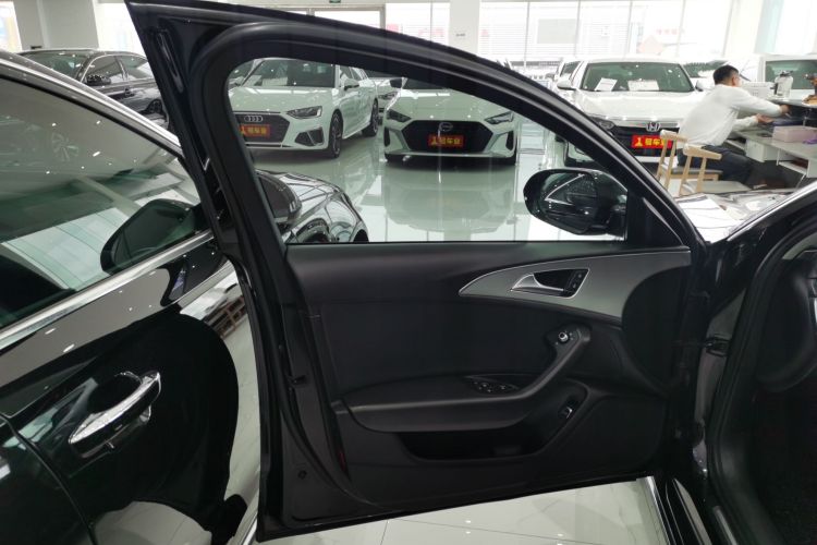 奥迪A6L 2016款 45 TFSI quattro 运动型中控内饰47
