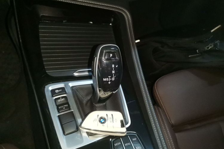 宝马1系 2021款 120i M运动曜夜版中控内饰18