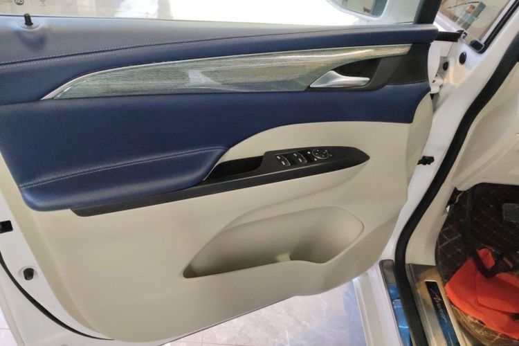 别克GL8 2020款 ES陆尊 653T 舒适型中控内饰7007