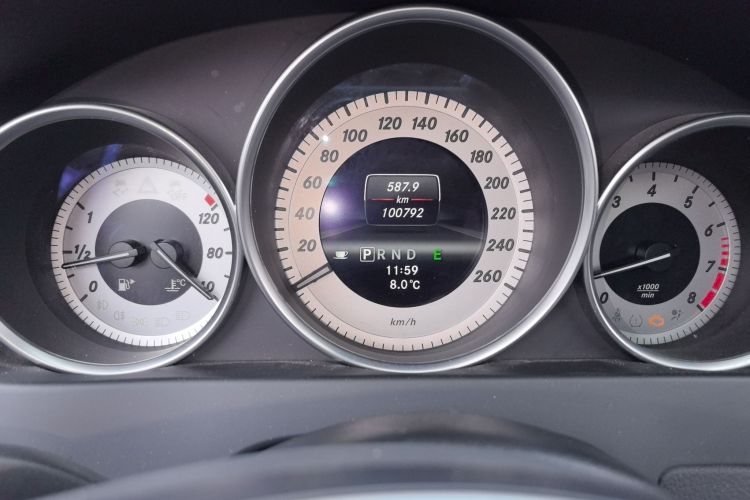 奔驰C级 2013款 C 260 CGI 时尚型中控内饰15