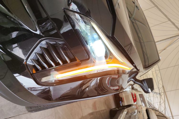 凯迪拉克XT4 2021款 28T 两驱领先型车身外观36