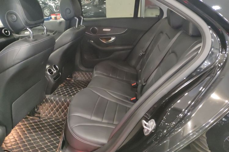 奔驰C级 2019款 C 180 L 时尚型运动版中控内饰7004