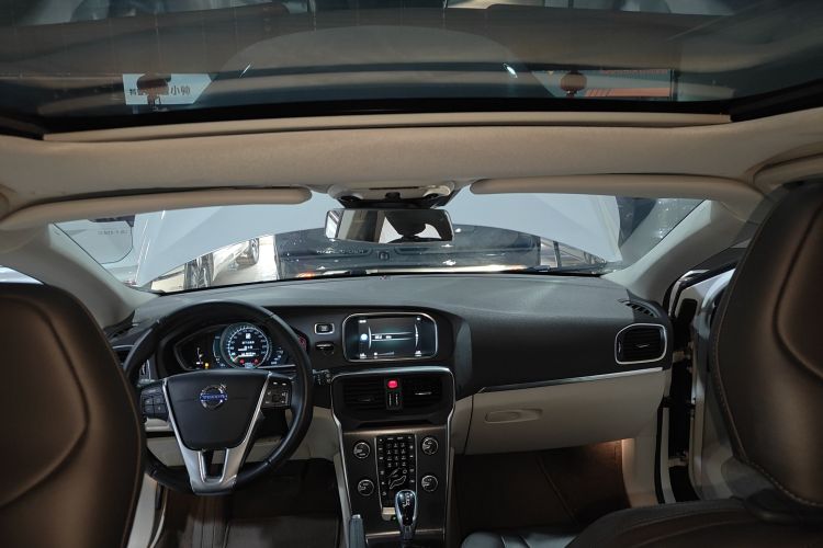 沃尔沃V40 2015款 1.6T 智逸版局部细节22