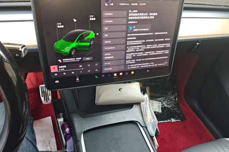 特斯拉 Model Y 2022款 后轮驱动版中控内饰14