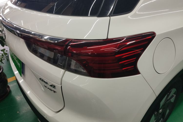 广汽传祺 传祺GS4 2021款 270T 自动精英科技版车身外观9