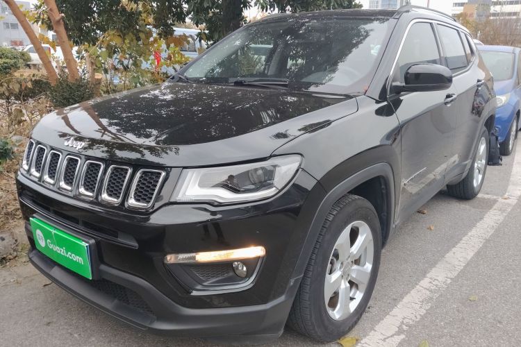 Jeep 指南者 2019款 220T 自动家享版车身外观1