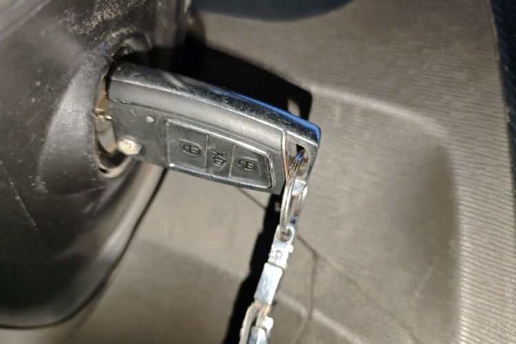 五菱汽车 五菱宏光 2015款 1.5L S 基本型国V中控内饰11