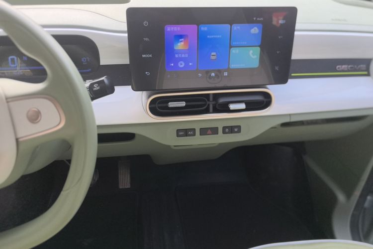 吉利银河 2025款 210km 熊猫卡丁中控内饰16