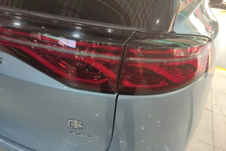 比亚迪 唐新能源 2024款 EV 冠军版 635KM 四驱旗舰型车身外观9