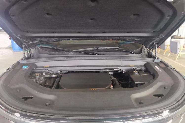 理想汽车 理想L8 2023款 Pro机舱底盘24