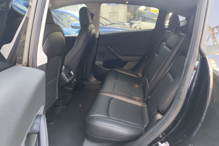 特斯拉 Model Y 2021款 标准续航后驱版中控内饰7004