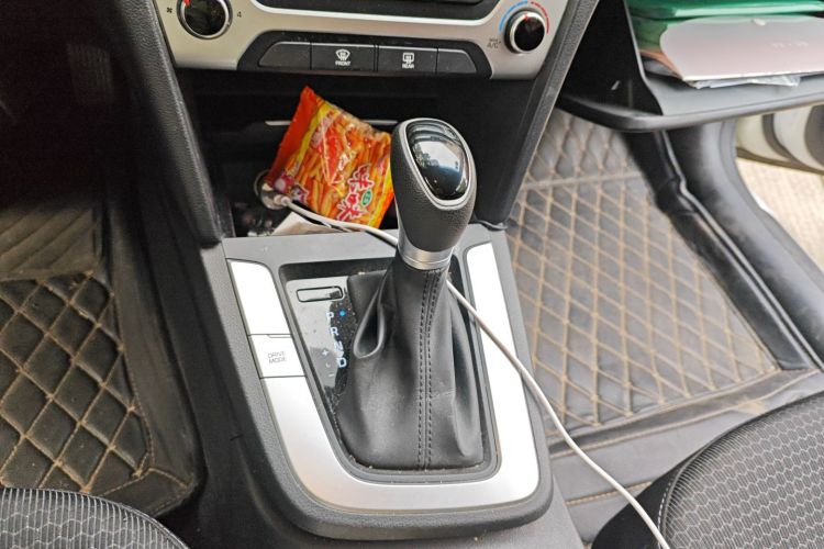 现代 领动 2016款 1.6L 自动智炫·精英型中控内饰18