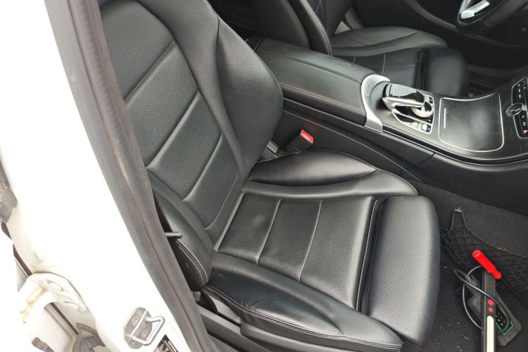 奔驰C级 2018款 C 200 L 运动版局部细节41