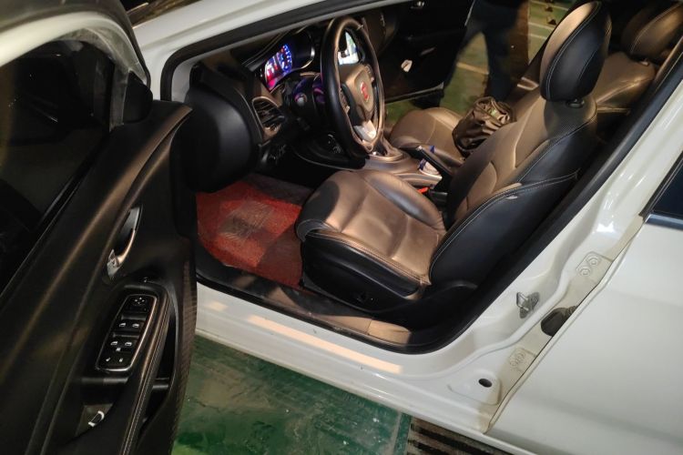 菲亚特 菲翔 2015款 1.4T 自动智享版中控内饰20