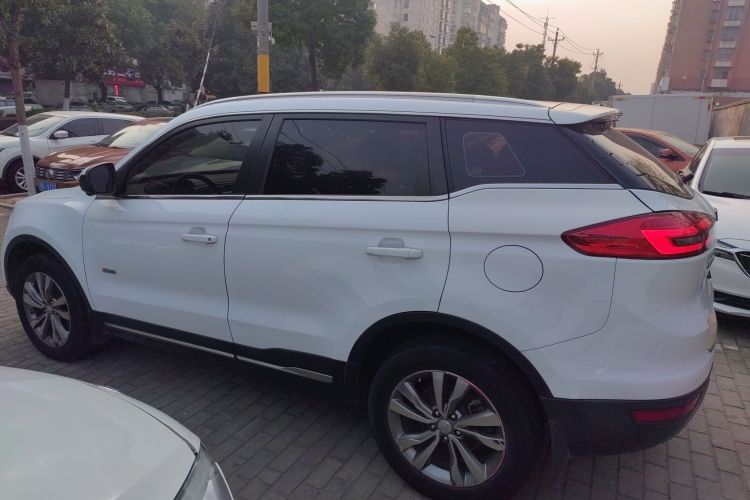 吉利汽车 博越 2016款 1.8TD 自动智慧型车身外观4