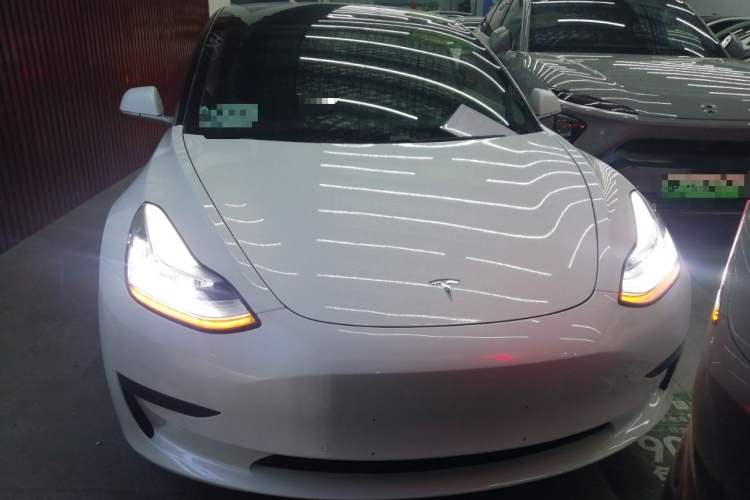 特斯拉 Model 3(进口) 2019款 标准续航后驱升级版(60度)车身外观2