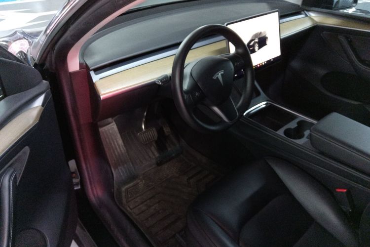 特斯拉 Model Y 2022款 后轮驱动版中控内饰7003