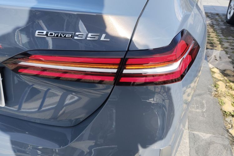 宝马i5 2024款 eDrive 35L 尊享型 豪华套装车身外观6006