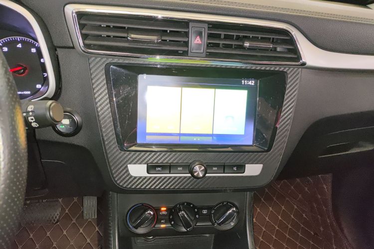 名爵ZS 2018款 1.5L 自动精英版 国V中控内饰16