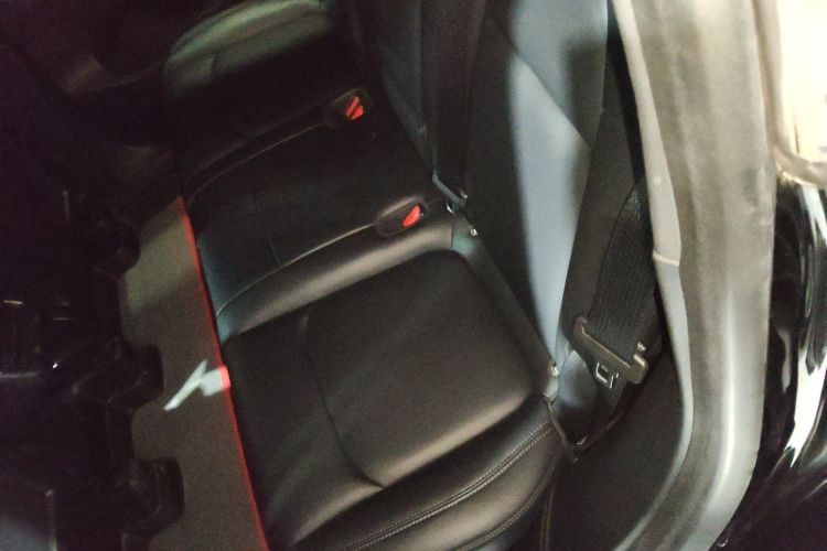 特斯拉 Model Y 2022款 后轮驱动版中控内饰21