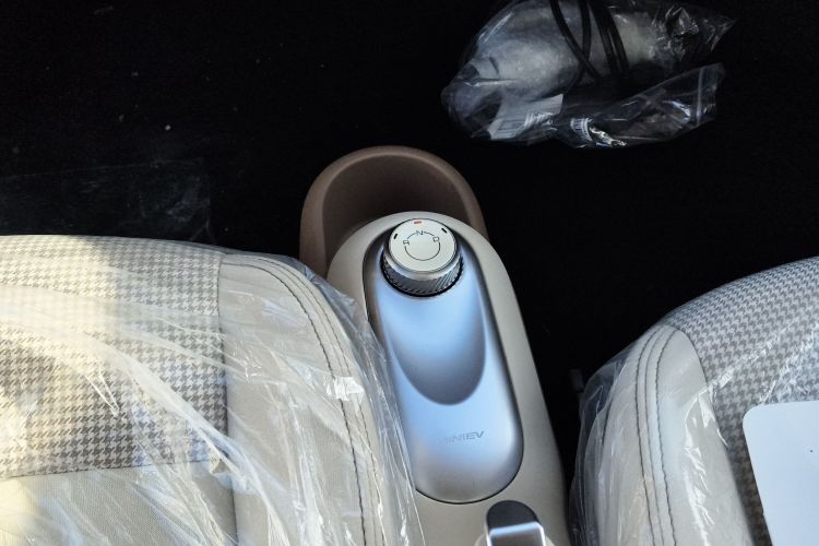 五菱汽车 宏光MINIEV 2025款 四门版 进阶款中控内饰18