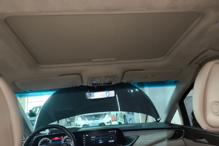 别克GL8 2021款 Avenir艾维亚 七座亲礼版中控内饰22