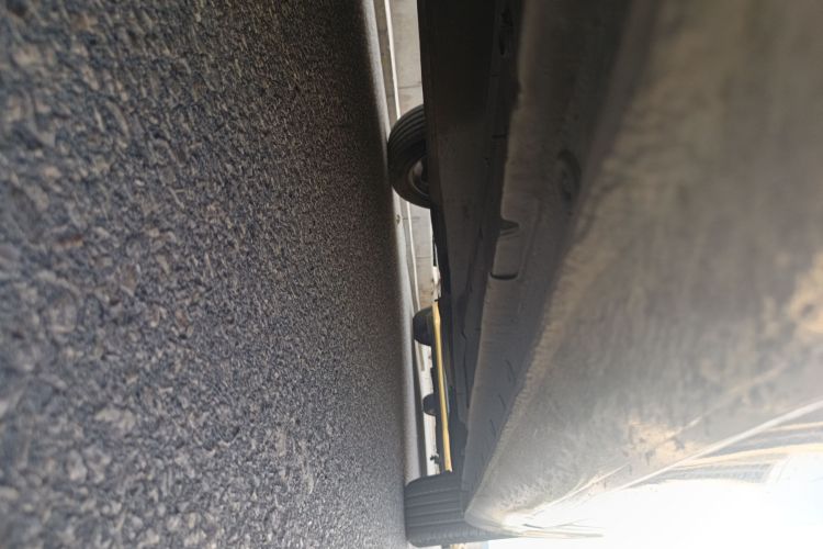 别克 君威 2013款 1.6T 自动精英运动版局部细节9004