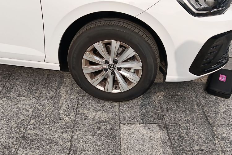 大众 朗逸 2025款 新锐 1.5L 出众新逸版车身外观10