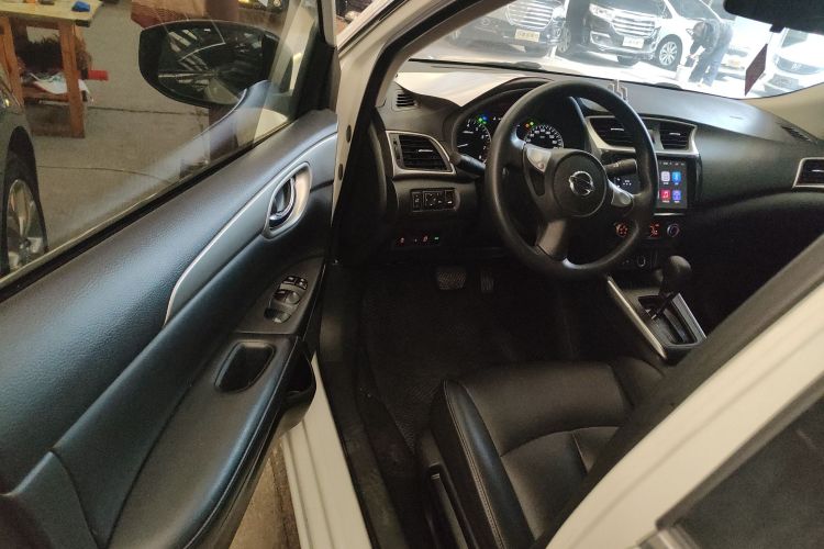 日产 轩逸 2021款 经典 1.6XE CVT专享版中控内饰7003