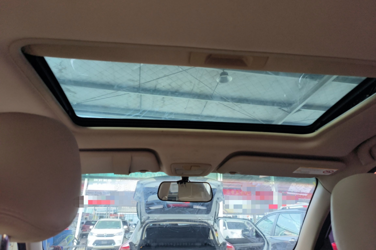 宝骏730 2014款 1.5L 手动豪华导航ESP版 7座中控内饰22