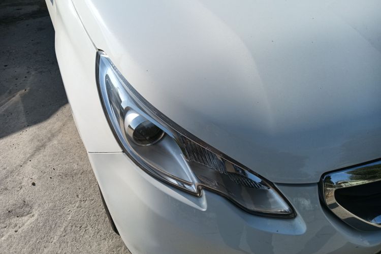 标致2008 2015款 1.6L 自动玩酷版车身外观8