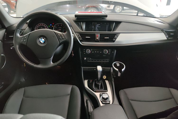 宝马X1 2013款 sDrive18i 领先型中控内饰12