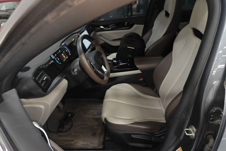 比亚迪 秦PLUS 2024款 荣耀版 DM-i 55KM领先型中控内饰19