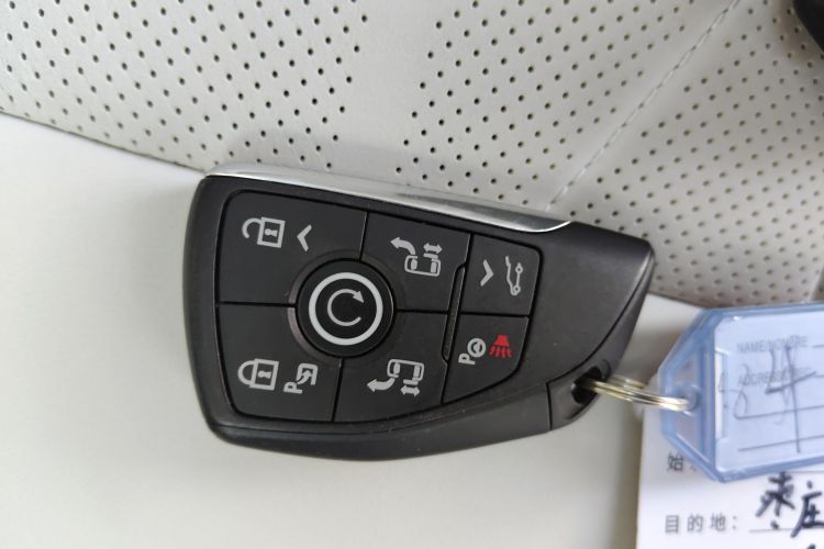 别克GL8新能源 2024款 陆尊 奢享版 6座中控内饰7001