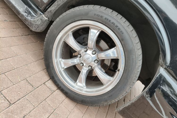 GMC SAVANA 2014款 5.3L 四驱领袖版车身外观10