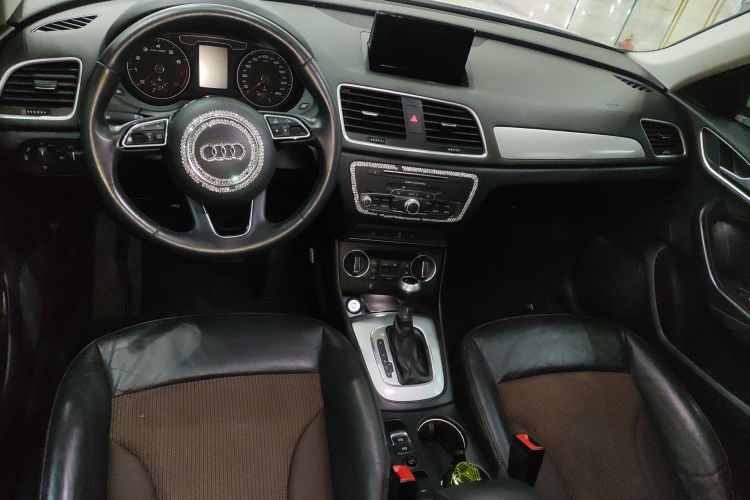 奥迪Q3 2018款 30周年年型 30 TFSI 时尚型中控内饰12