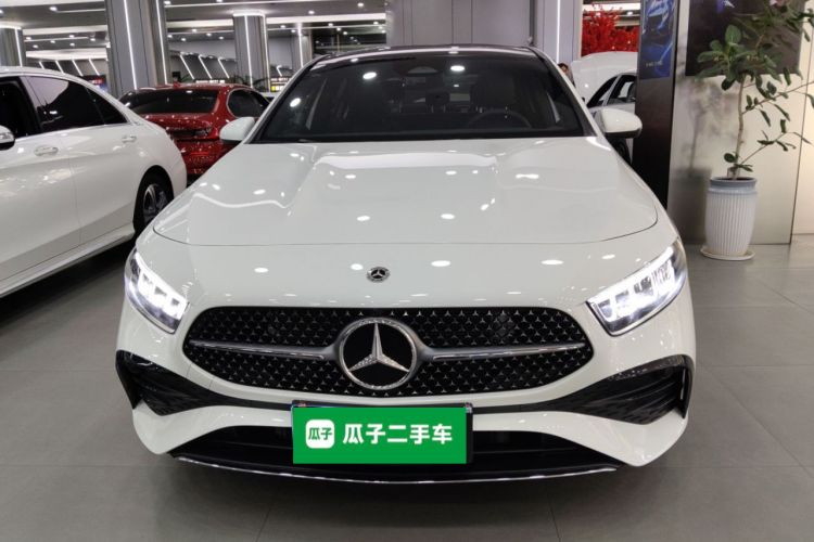 奔驰A级 2024款 改款 A 200 L 时尚型车身外观2
