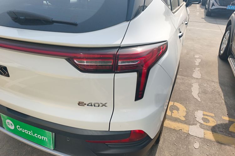 思皓E40X 2022款 商务版车身外观9