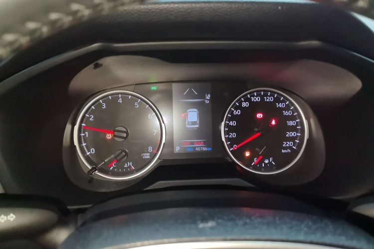 丰田 威兰达 2023款 2.0L CVT两驱都市版中控内饰14